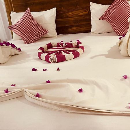 Swiss Kiss Beach Resort Uppuveli Exterior photo