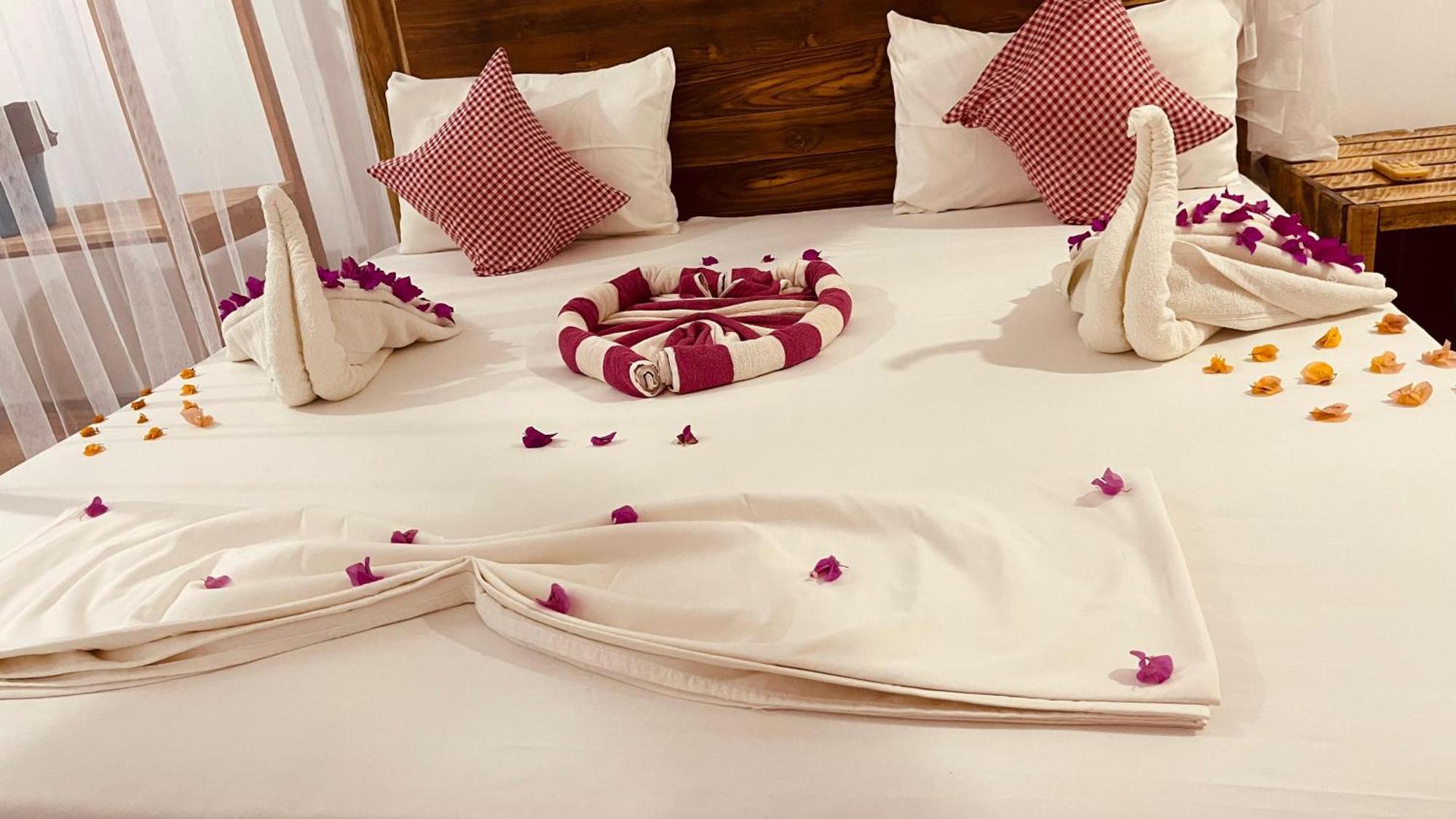 Swiss Kiss Beach Resort Uppuveli Exterior photo