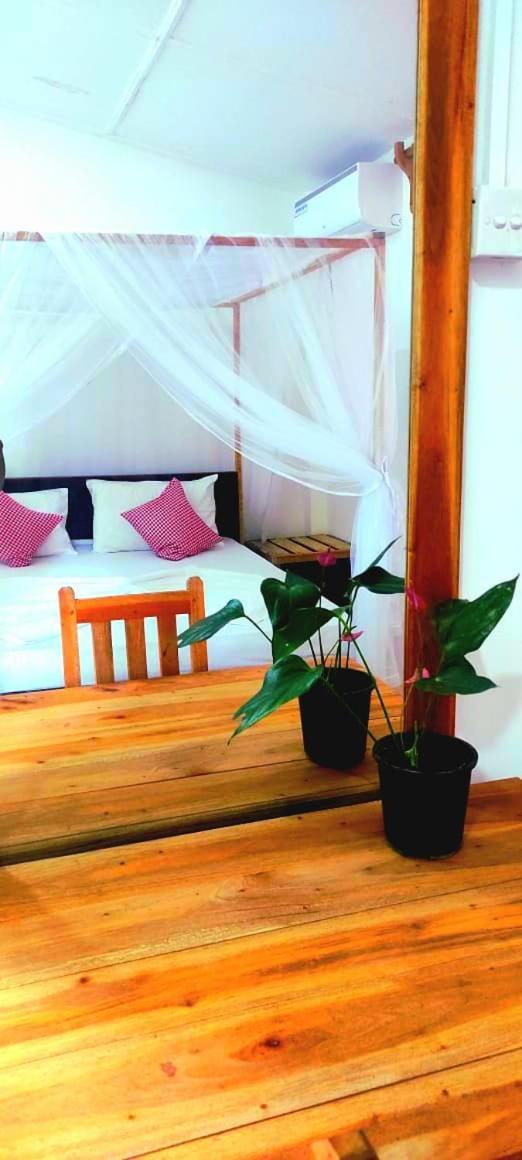Swiss Kiss Beach Resort Uppuveli Exterior photo