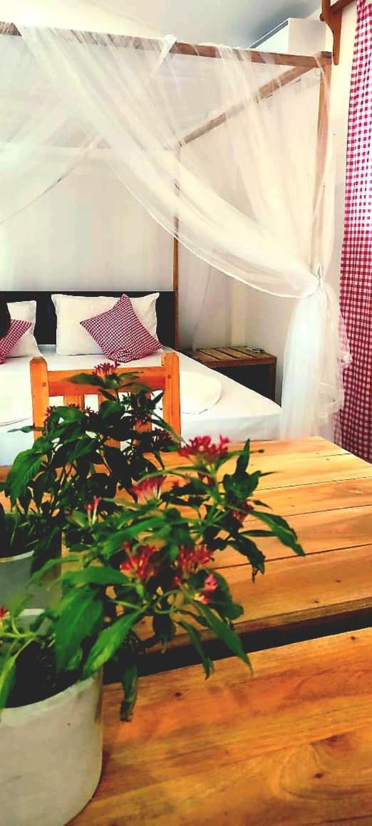 Swiss Kiss Beach Resort Uppuveli Exterior photo