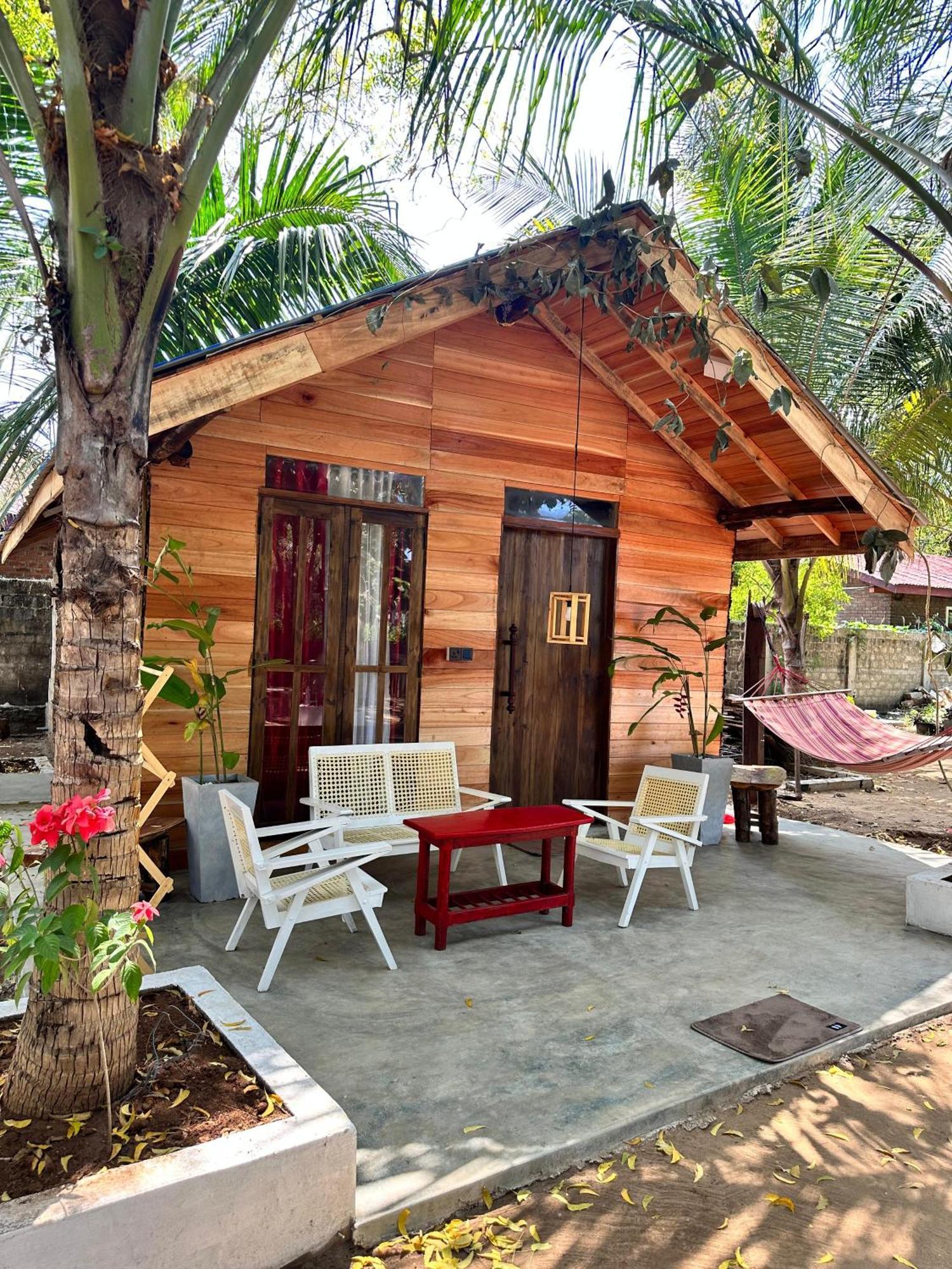 Swiss Kiss Beach Resort Uppuveli Exterior photo