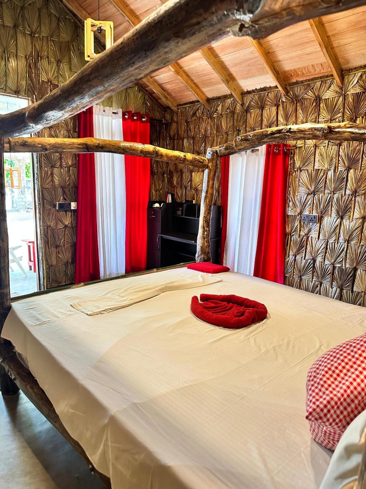 Swiss Kiss Beach Resort Uppuveli Exterior photo